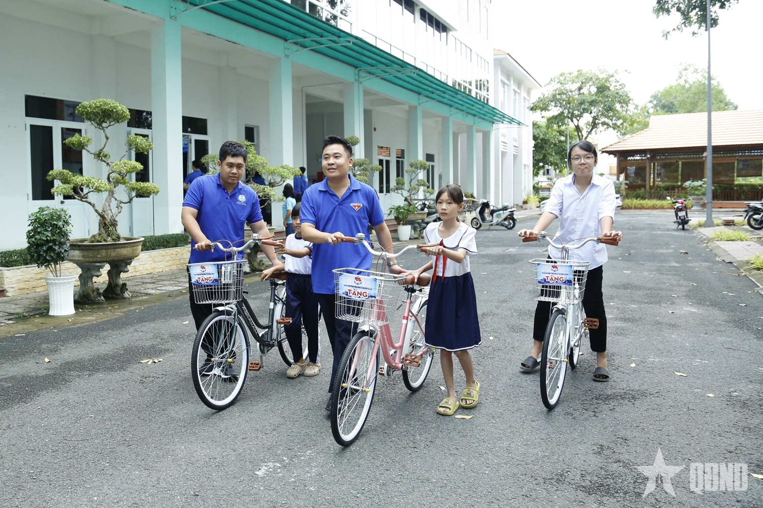 Tuổi trẻ Tân Cảng Sài Gòn về nguồn, làm công tác dân vận tại Đồng Tháp